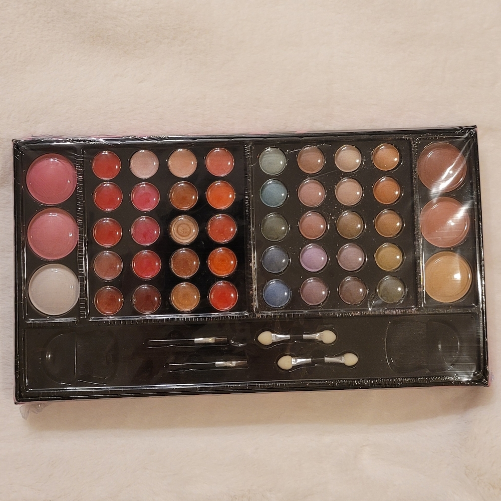 Jasmine La Belle Cosmetics New In Box 52 Piece Cosmetic Gift Set